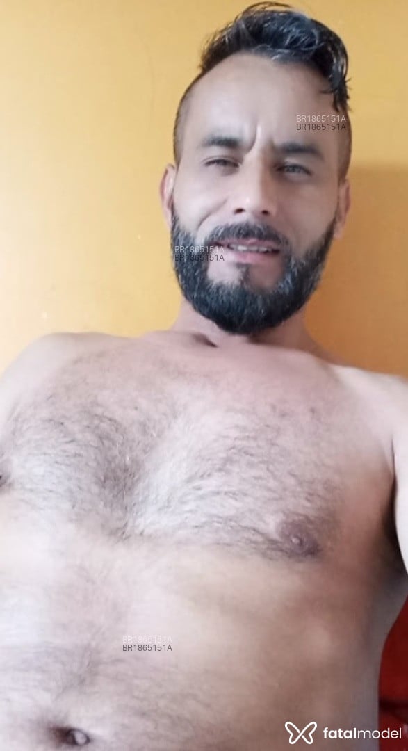 Acompanhante homem com cabelo castanho de olhos verdes - Carlos RR Acompanhante homem com cabelo castanho de olhos verdes - Carlos RR