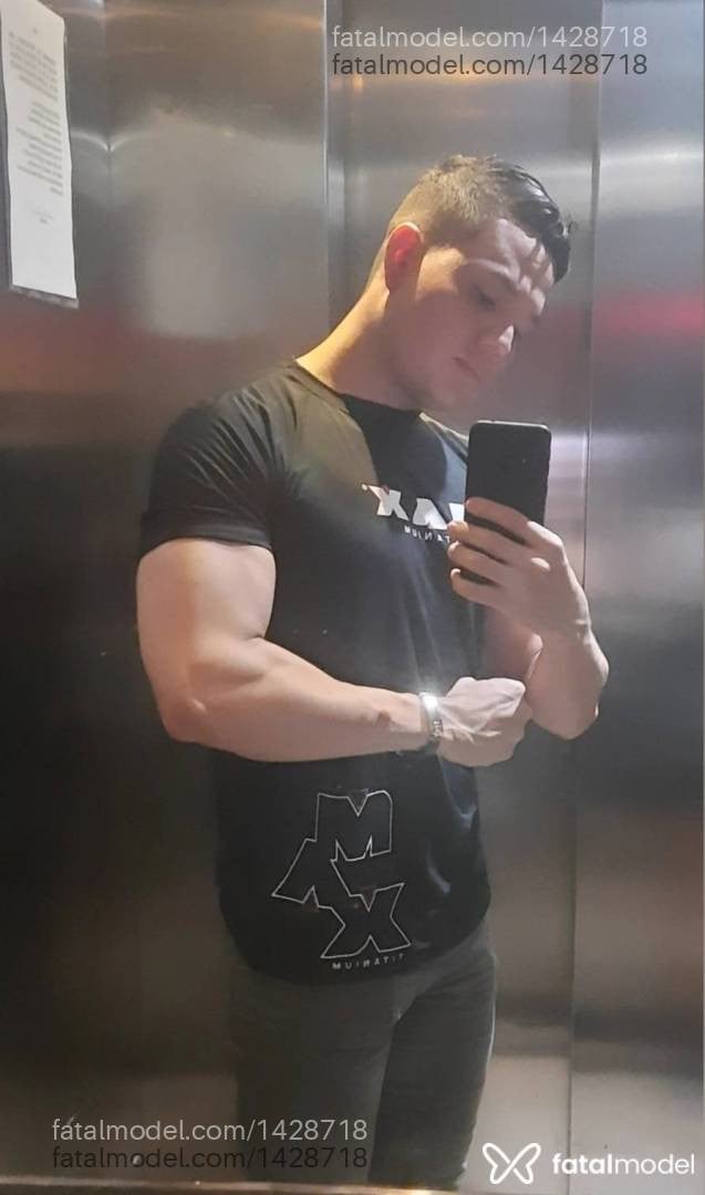 Acompanhante homem com cabelo castanho de olhos castanhos em Belém Acompanhante homem com cabelo castanho de olhos castanhos em Belém - RAMON ROCHA