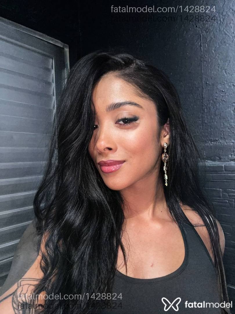 Acompanhante mulher com cabelo castanho de olhos castanhos - Bianca Barcellos