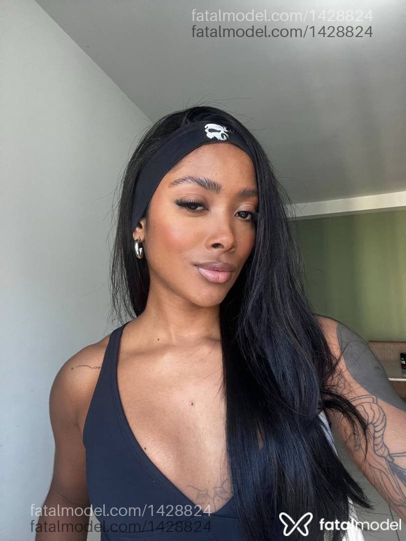 Acompanhante mulher com cabelo castanho de olhos castanhos - Bianca Barcellos
