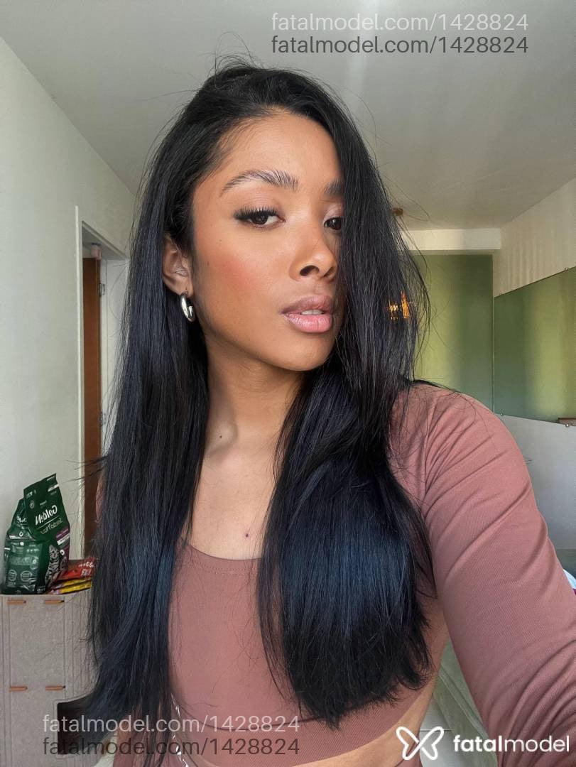 Acompanhante mulher com cabelo castanho de olhos castanhos em São Mateus - Bianca Barcellos
