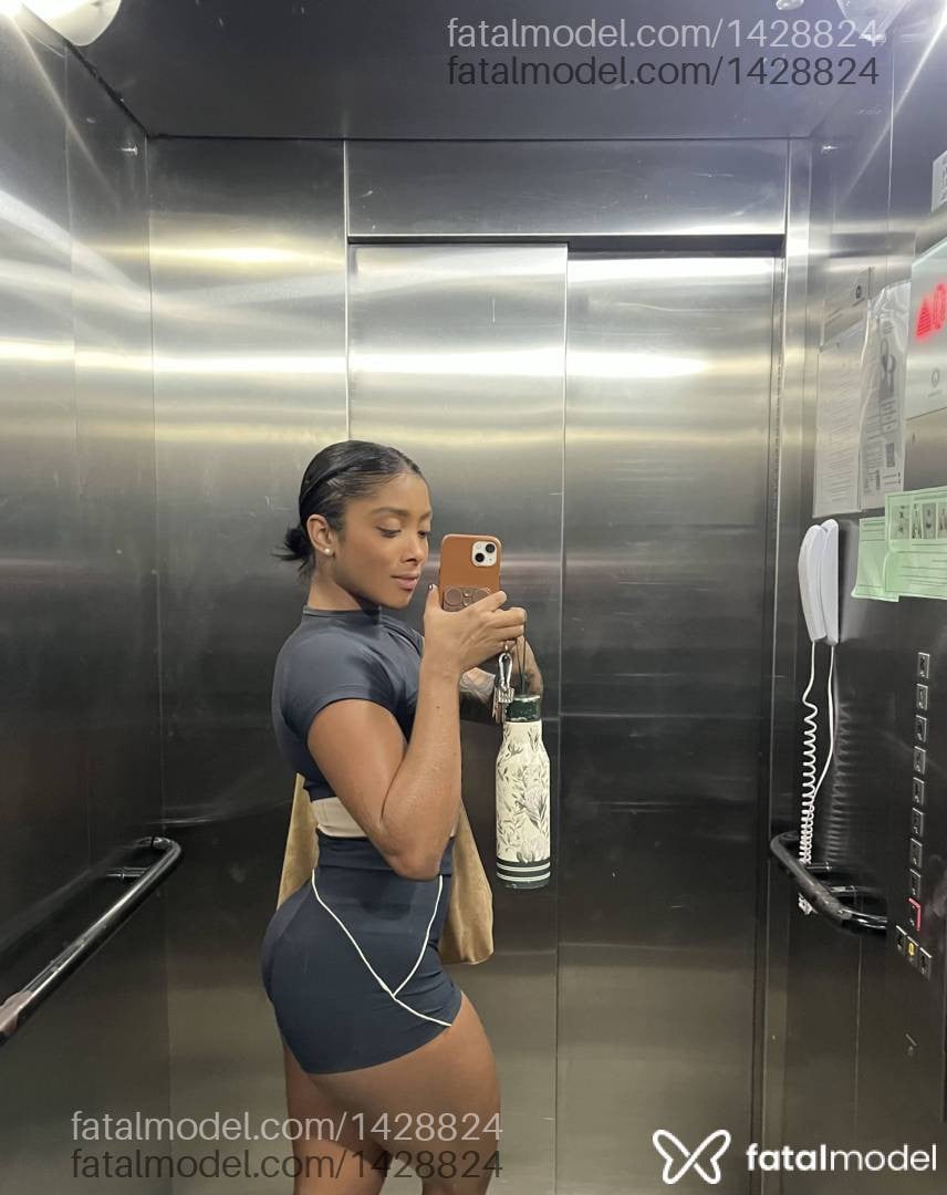 Acompanhante mulher com cabelo castanho de olhos castanhos - Bianca Barcellos