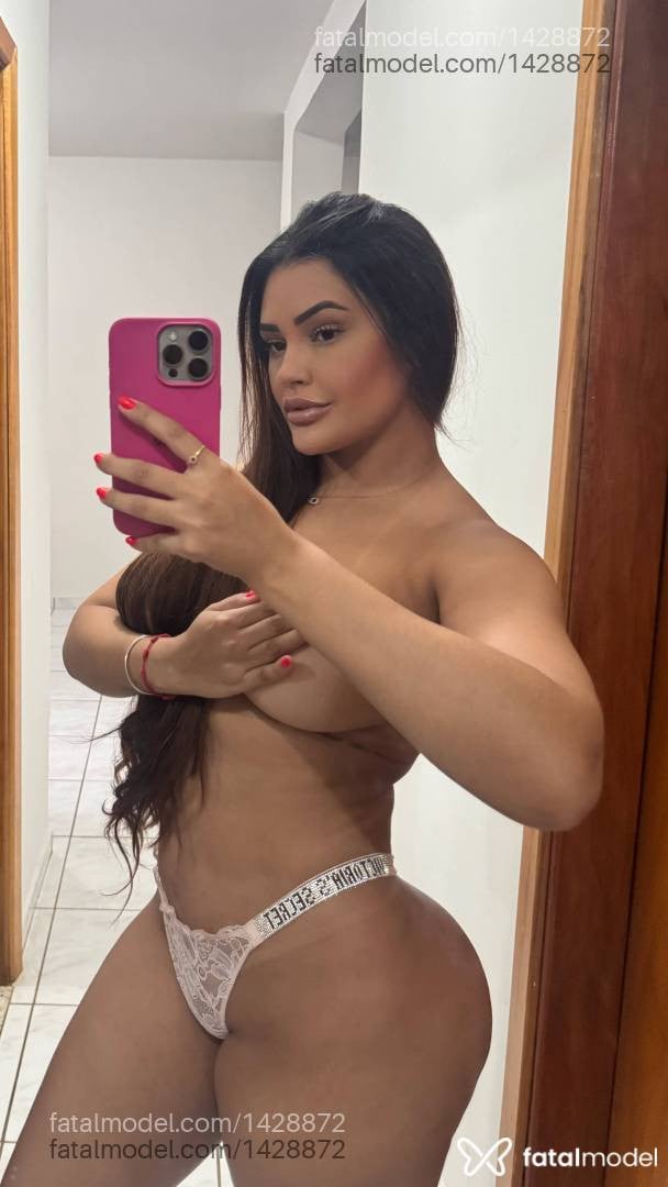 Acompanhante mulher com cabelo castanho de olhos castanhos em Uberlândia - Vívian Blosson