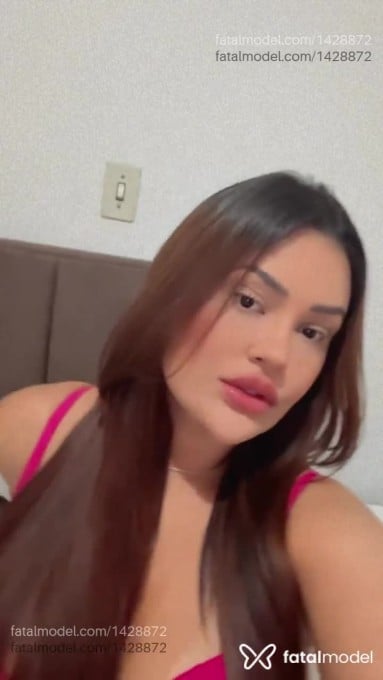 Acompanhante mulher com cabelo castanho de olhos castanhos em Uberlândia - Vívian Blosson