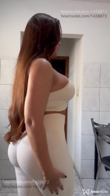 Acompanhante mulher com cabelo castanho de olhos castanhos em Uberlândia - Vívian Blosson
