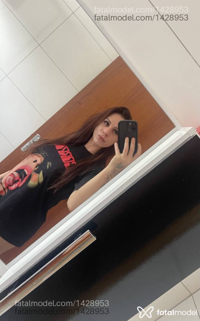Acompanhante travesti morena (o) de olhos verdes - Jennifer Prado