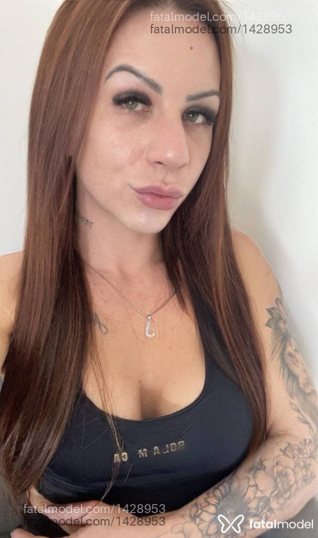 Acompanhante travesti morena (o) de olhos verdes - Jennifer Prado