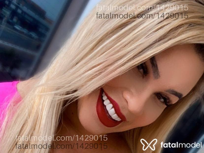 Acompanhante mulher loira (o) de olhos azuis - Bruna Surff