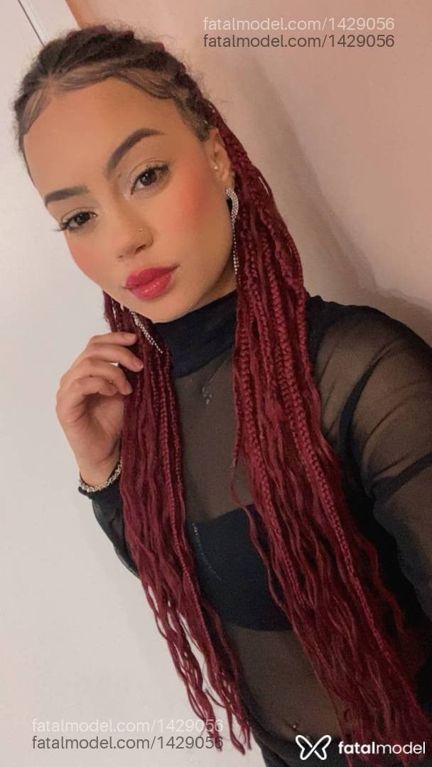 Acompanhante mulher morena (o) de olhos castanhos - Evelyn