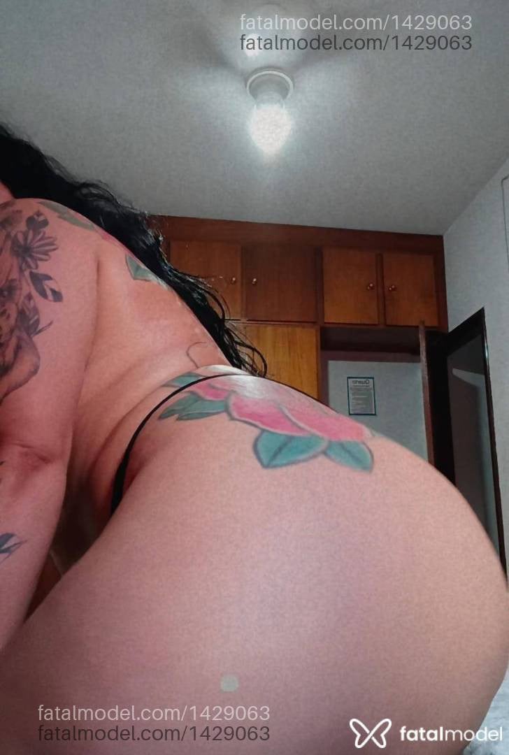Acompanhante mulher morena (o) de olhos castanhos - Michelle Mendes