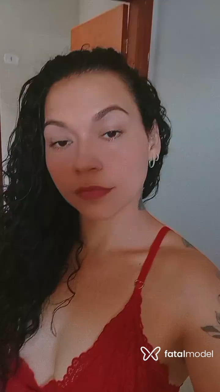 Acompanhante mulher morena (o) de olhos castanhos - Michelle Mendes