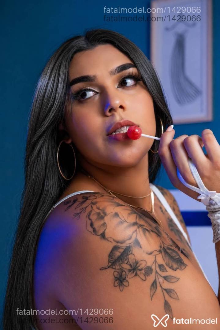 Acompanhante mulher trans morena (o) de olhos pretos - Eduarda Rocha