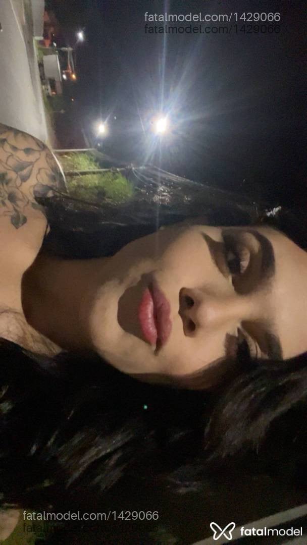 Acompanhante mulher trans morena (o) de olhos pretos - Eduarda Rocha