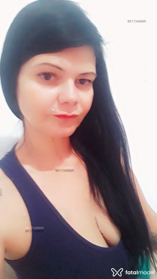 Acompanhante mulher morena (o) de olhos castanhos em Guaratuba - Carol Branquinflôr