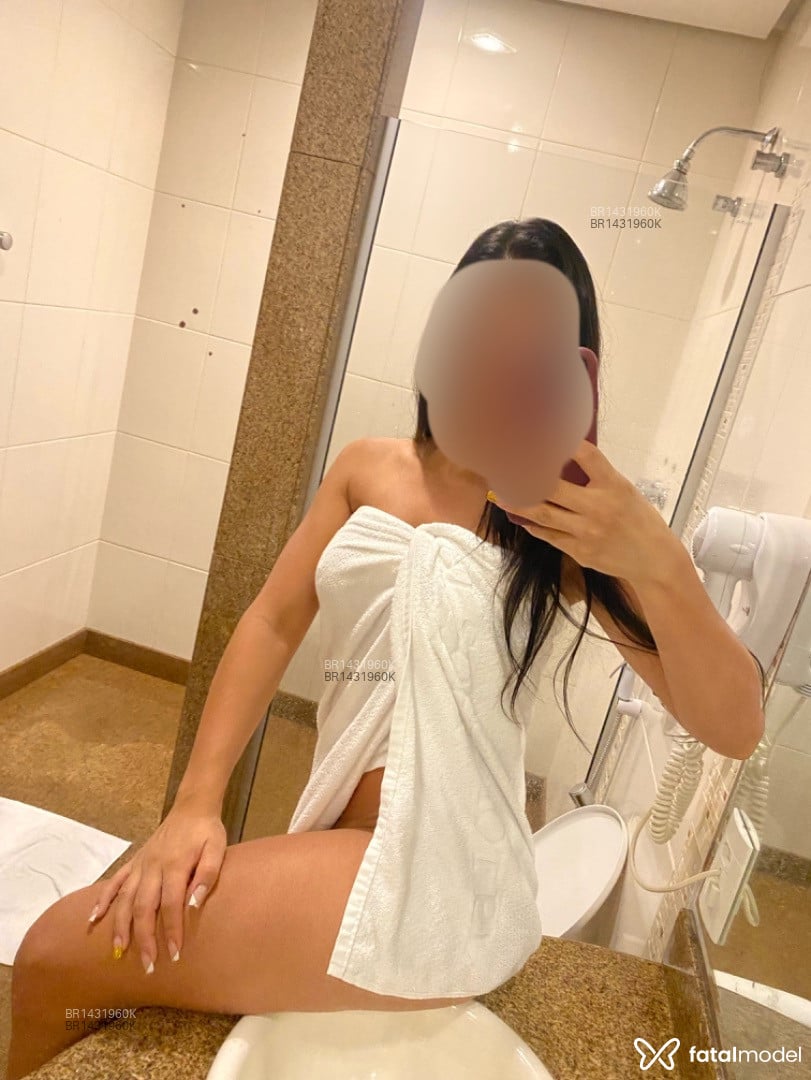 Acompanhante mulher morena (o) de olhos castanhos em Ubá Acompanhante mulher morena (o) de olhos castanhos em Ubá - FLAVIA
