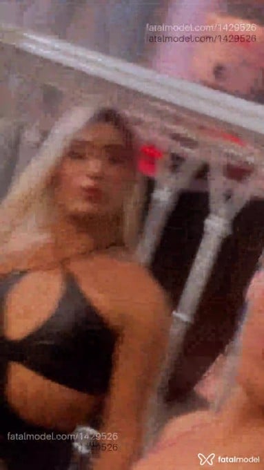 Acompanhante mulher trans loira (o) de olhos castanhos em Feira de Santana Acompanhante mulher trans loira (o) de olhos castanhos em Feira de Santana - Ellen Ferraz