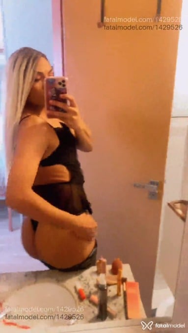 Acompanhante mulher trans loira (o) de olhos castanhos em Feira de Santana Acompanhante mulher trans loira (o) de olhos castanhos em Feira de Santana - Ellen Ferraz