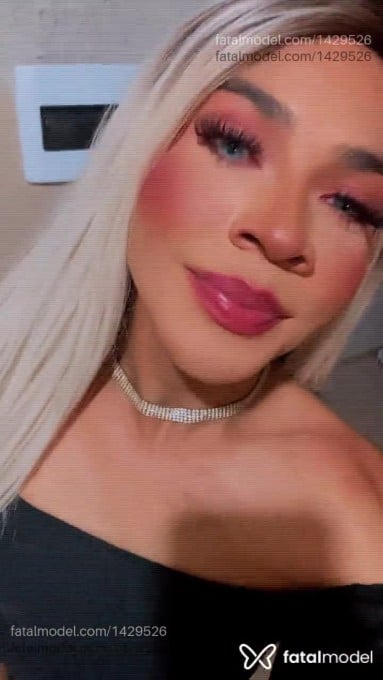 Acompanhante mulher trans loira (o) de olhos castanhos em Feira de Santana Acompanhante mulher trans loira (o) de olhos castanhos em Feira de Santana - Ellen Ferraz