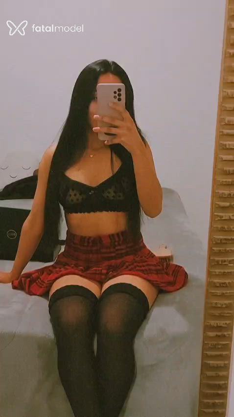 Acompanhante mulher morena (o) de olhos castanhos em Virtual Acompanhante mulher morena (o) de olhos castanhos em Virtual - Alice