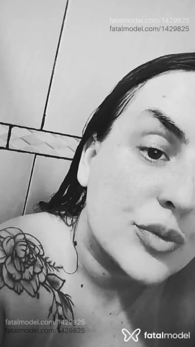 Acompanhante mulher ruiva (o) de olhos mel - Gaby Reis