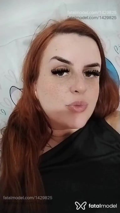 Acompanhante mulher ruiva (o) de olhos mel em Porto Alegre - Gaby Reis