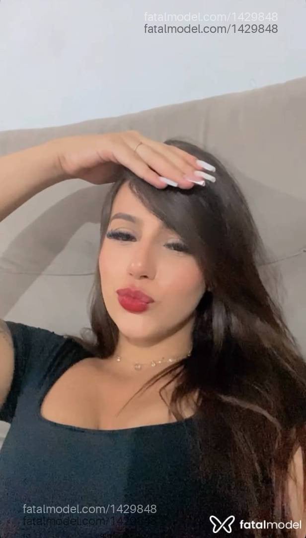Acompanhante mulher com cabelo castanho de olhos castanhos - Alice