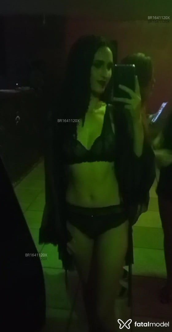 Acompanhante mulher com cabelo castanho de olhos castanhos em Campo Novo do Parecis - Julia