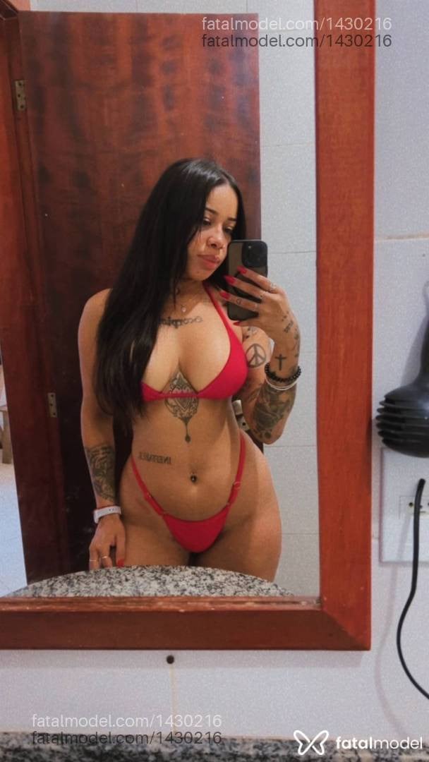 Acompanhante mulher morena (o) de olhos castanhos - Luiza