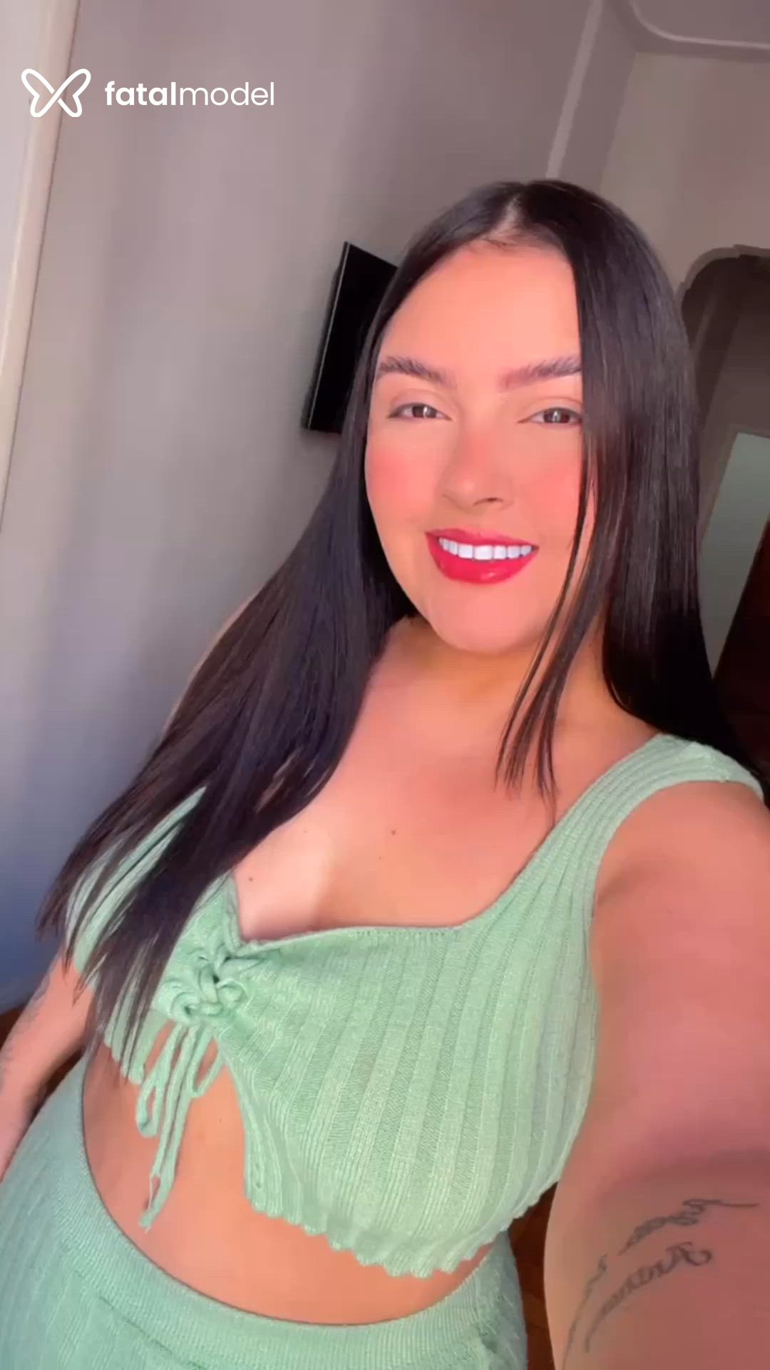 Acompanhante mulher morena (o) de olhos castanhos em Juiz de Fora Acompanhante mulher morena (o) de olhos castanhos em Juiz de Fora - Luiza Ferrari