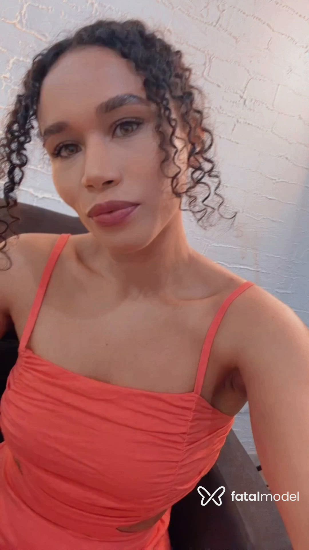 Acompanhante mulher com cabelo castanho de olhos mel - Fernanda