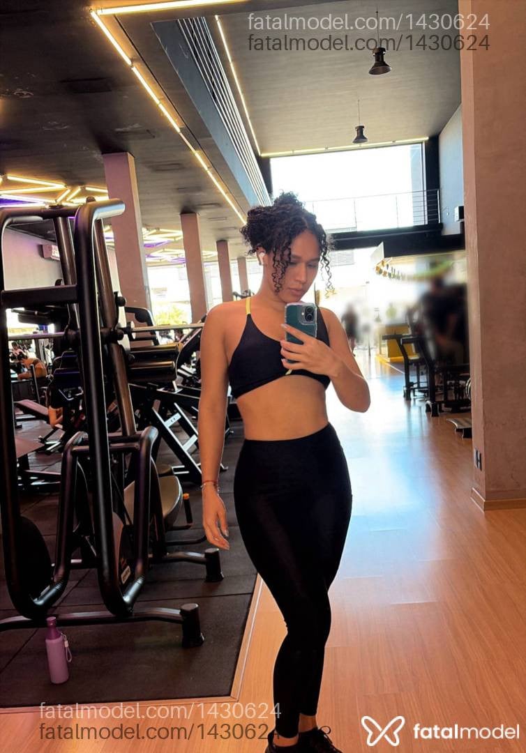 Acompanhante mulher com cabelo castanho de olhos mel - Fernanda