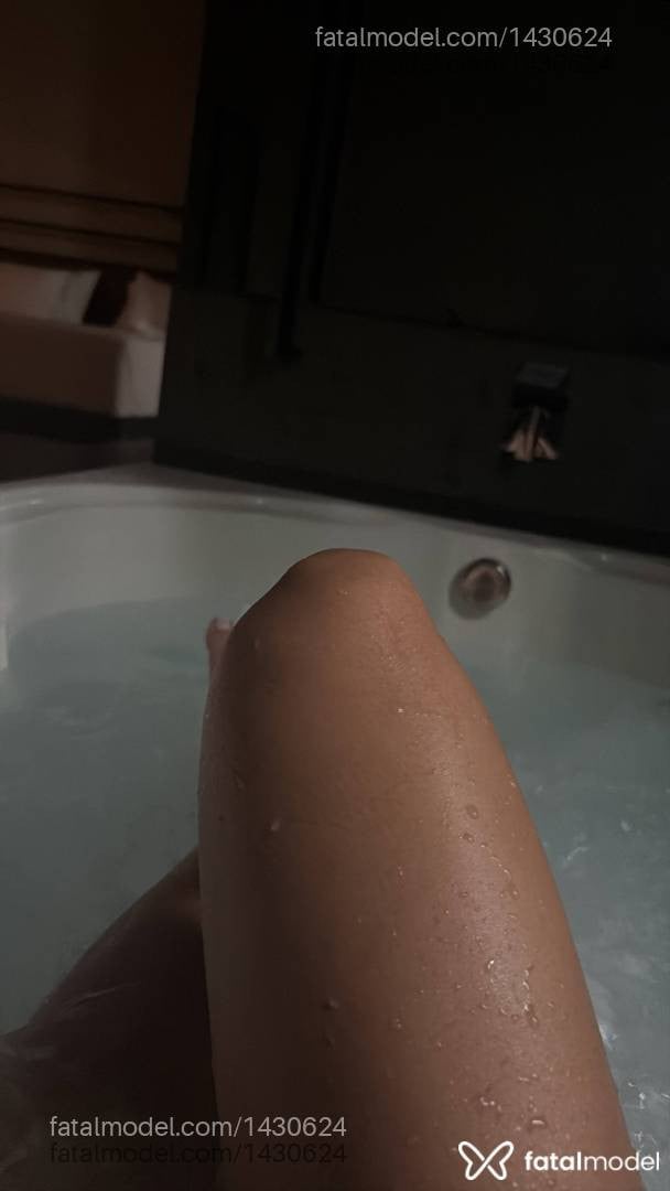 Acompanhante mulher com cabelo castanho de olhos mel - Fernanda
