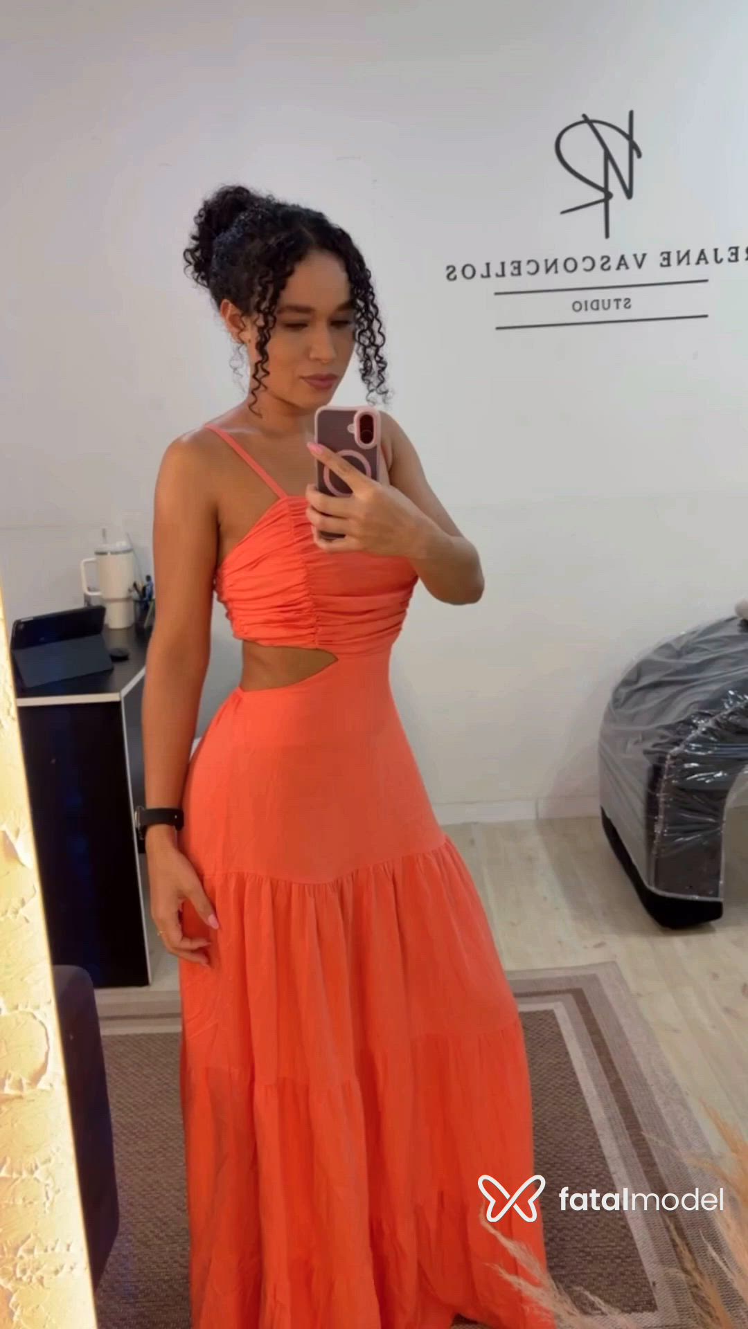 Acompanhante mulher com cabelo castanho de olhos mel - Fernanda