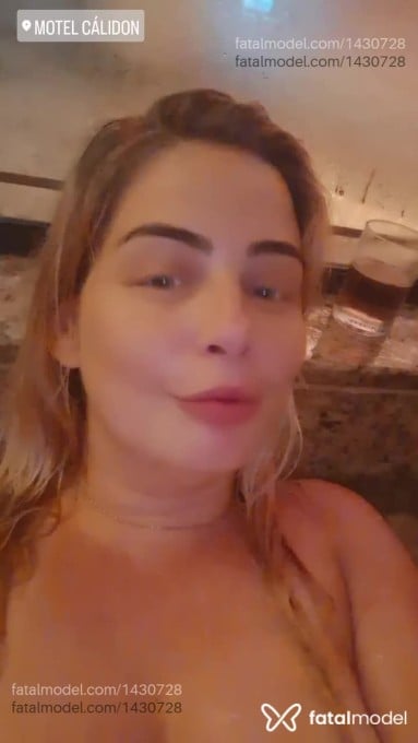 Acompanhante mulher loira (o) de olhos azuis em Gramado - Natasha mello