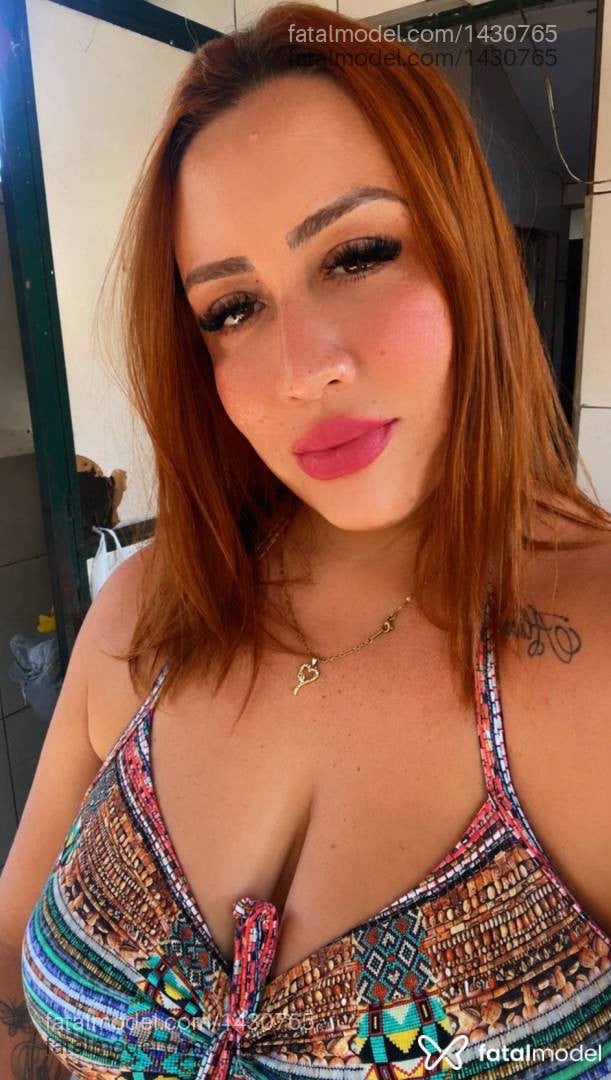 Acompanhante mulher ruiva (o) de olhos castanhos - Samira
