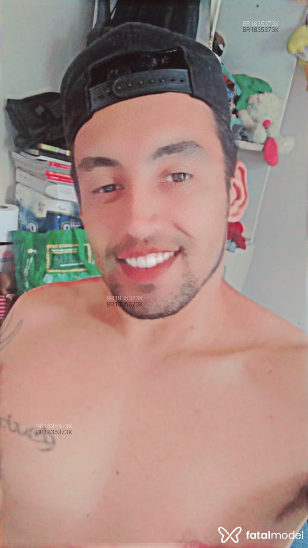 Acompanhante homem morena (o) de olhos castanhos - Lucas Acompanhante homem morena (o) de olhos castanhos - Lucas