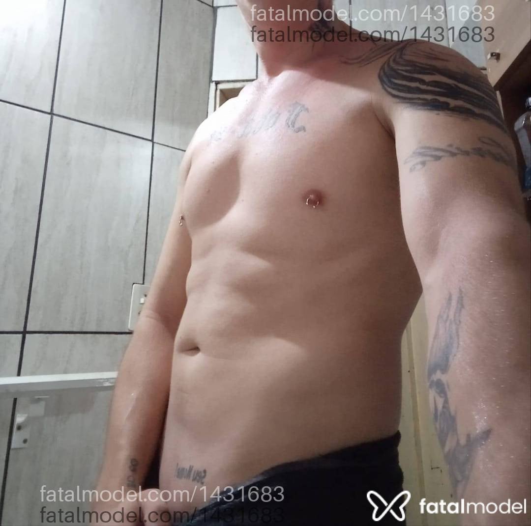 Acompanhante homem loira (o) de olhos castanhos em São José do Rio Preto - Duque
