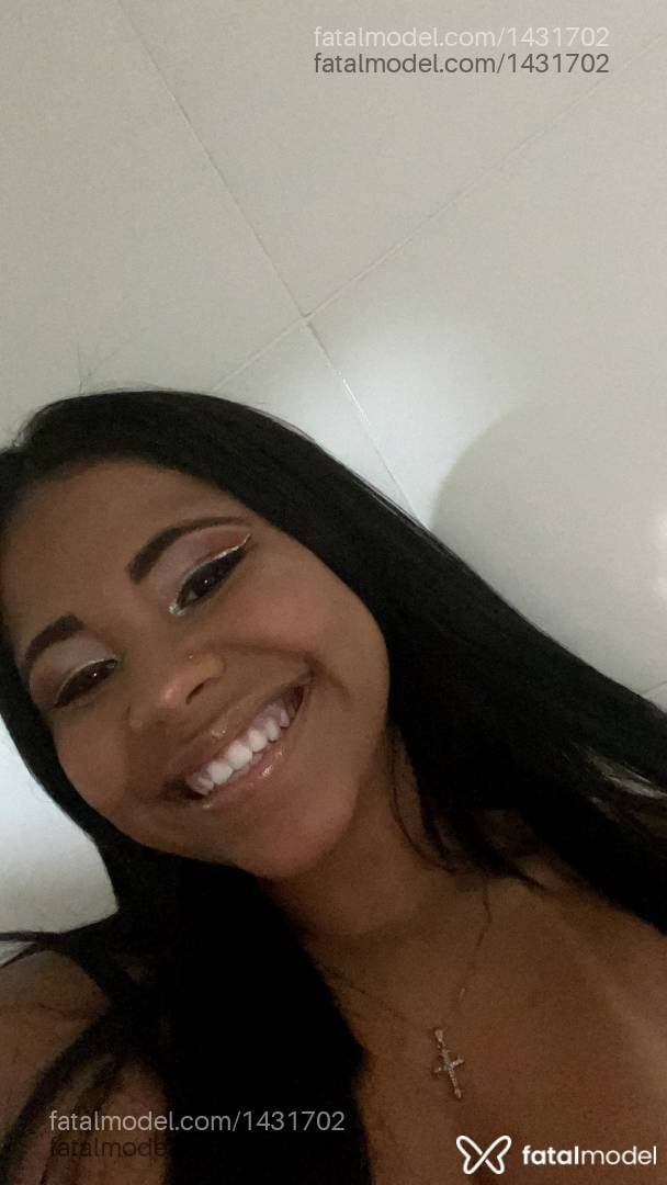 Acompanhante mulher morena (o) de olhos mel - Nicole