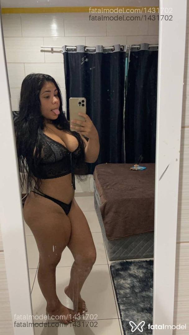 Acompanhante mulher morena (o) de olhos mel - Nicole