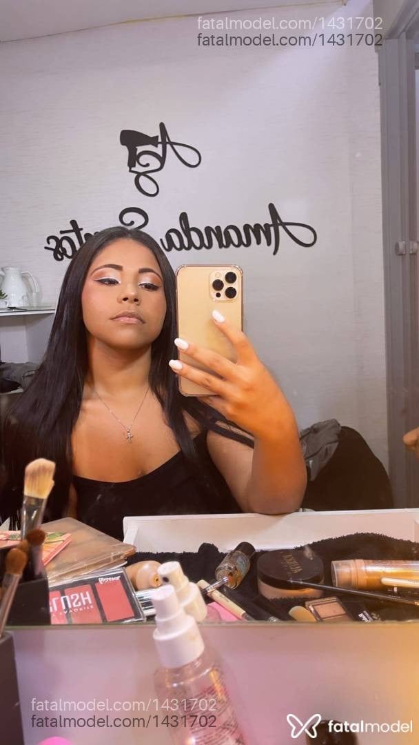 Acompanhante mulher morena (o) de olhos mel - Nicole