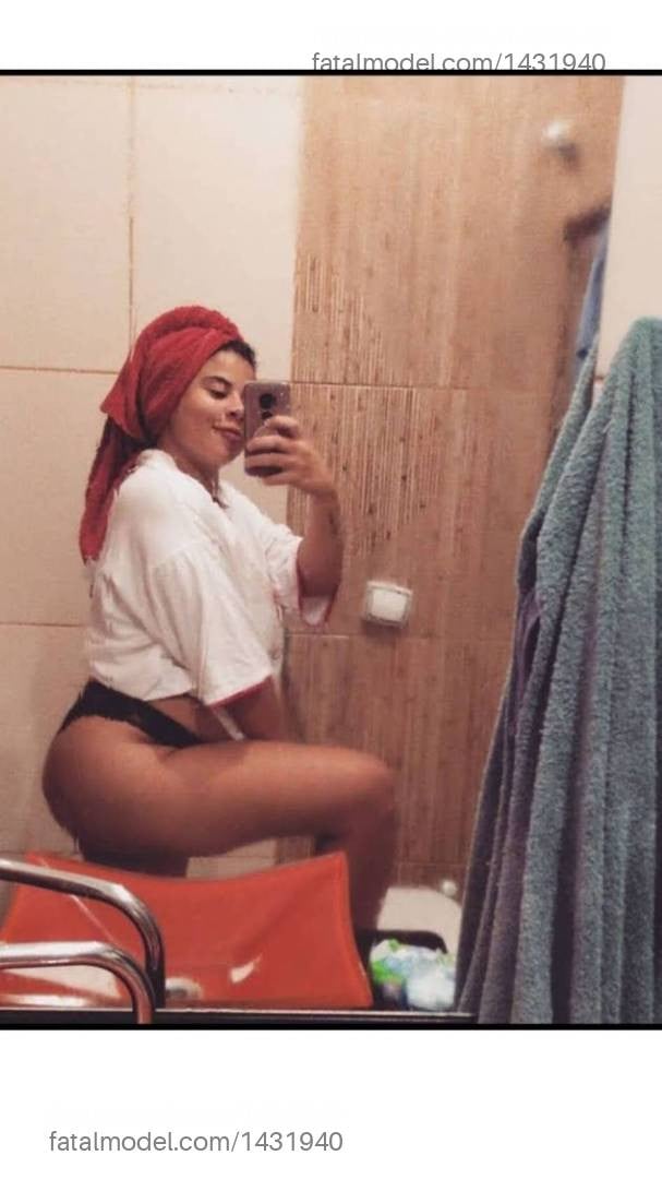 Acompanhante mulher loira (o) de olhos castanhos em Pindamonhangaba Acompanhante mulher loira (o) de olhos castanhos em Pindamonhangaba - Luiza