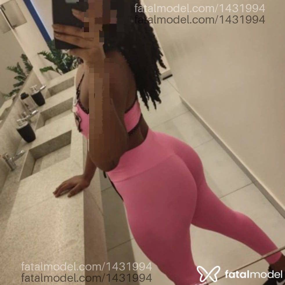 Acompanhante mulher morena (o) de olhos pretos - Lara