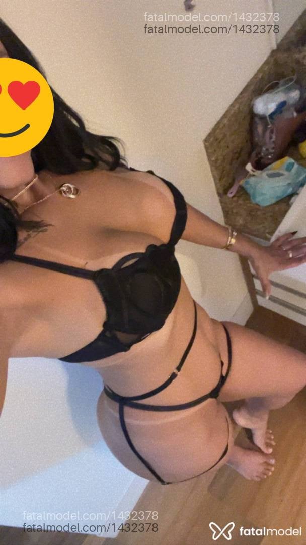 Acompanhante mulher morena (o) de olhos castanhos em Macaé - Karen Maia
