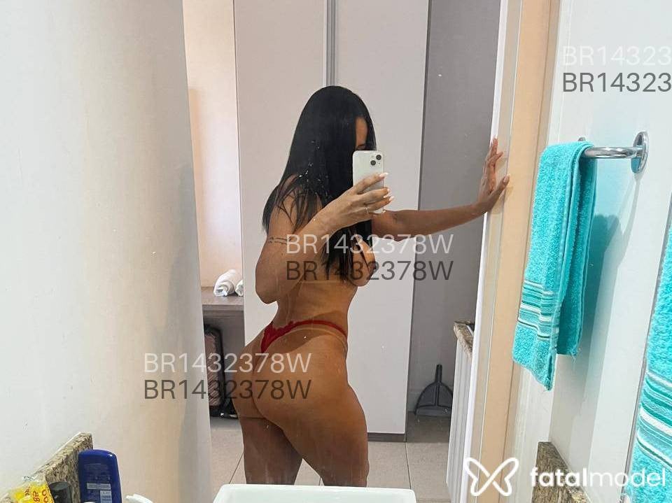 Acompanhante mulher morena (o) de olhos castanhos em Macaé - Karen Maia
