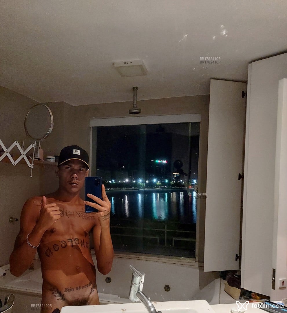 Acompanhante homem morena (o) de olhos castanhos em Rio de Janeiro Acompanhante homem morena (o) de olhos castanhos em Rio de Janeiro - Leonardo