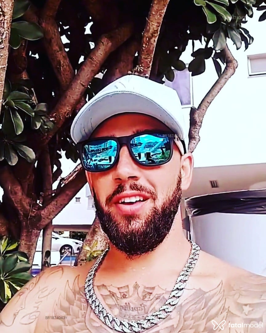 Acompanhante homem com cabelo castanho de olhos castanhos em São Paulo - MURILLO BUGATTY