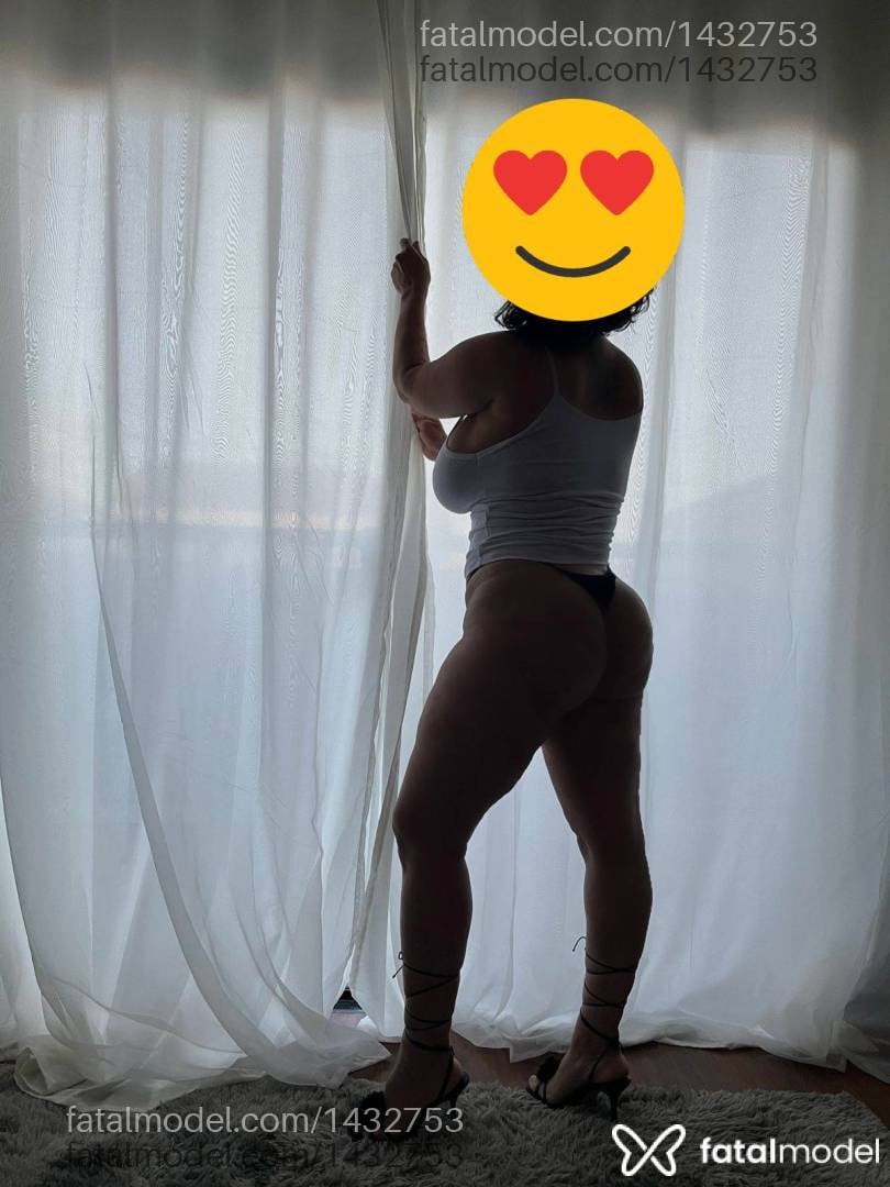 Acompanhante mulher com cabelo castanho de olhos castanhos em Pouso Alegre Acompanhante mulher com cabelo castanho de olhos castanhos em Pouso Alegre - Lavinia