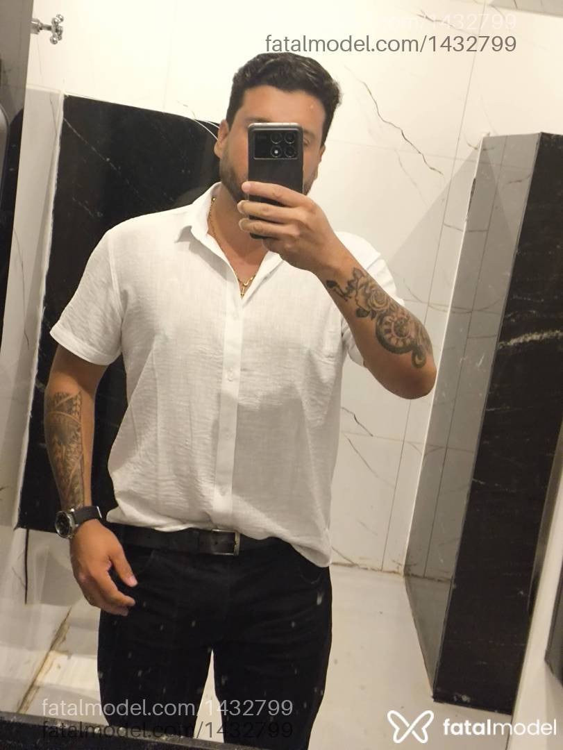 Acompanhante homem com cabelo castanho de olhos castanhos - Márcio Adams