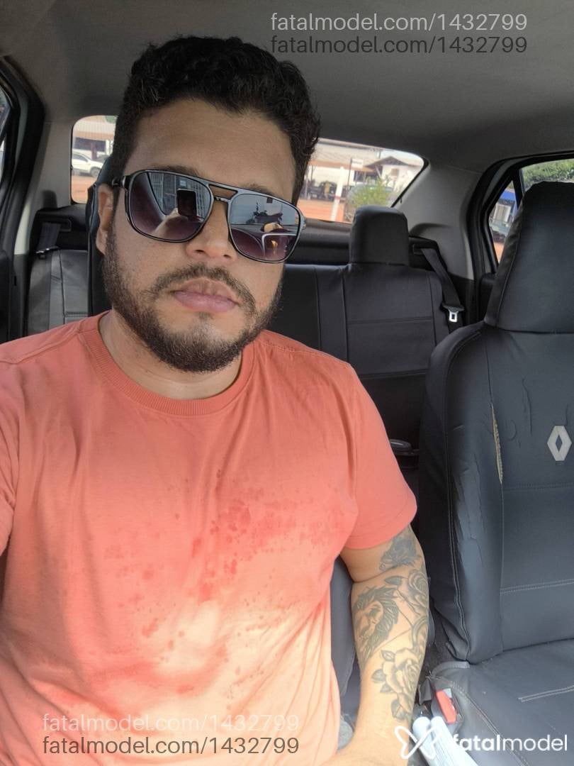 Acompanhante homem com cabelo castanho de olhos castanhos - Márcio Adams