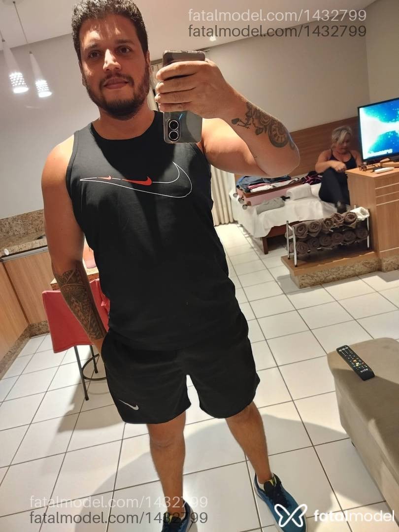 Acompanhante homem com cabelo castanho de olhos castanhos em Palmas - Márcio Adams